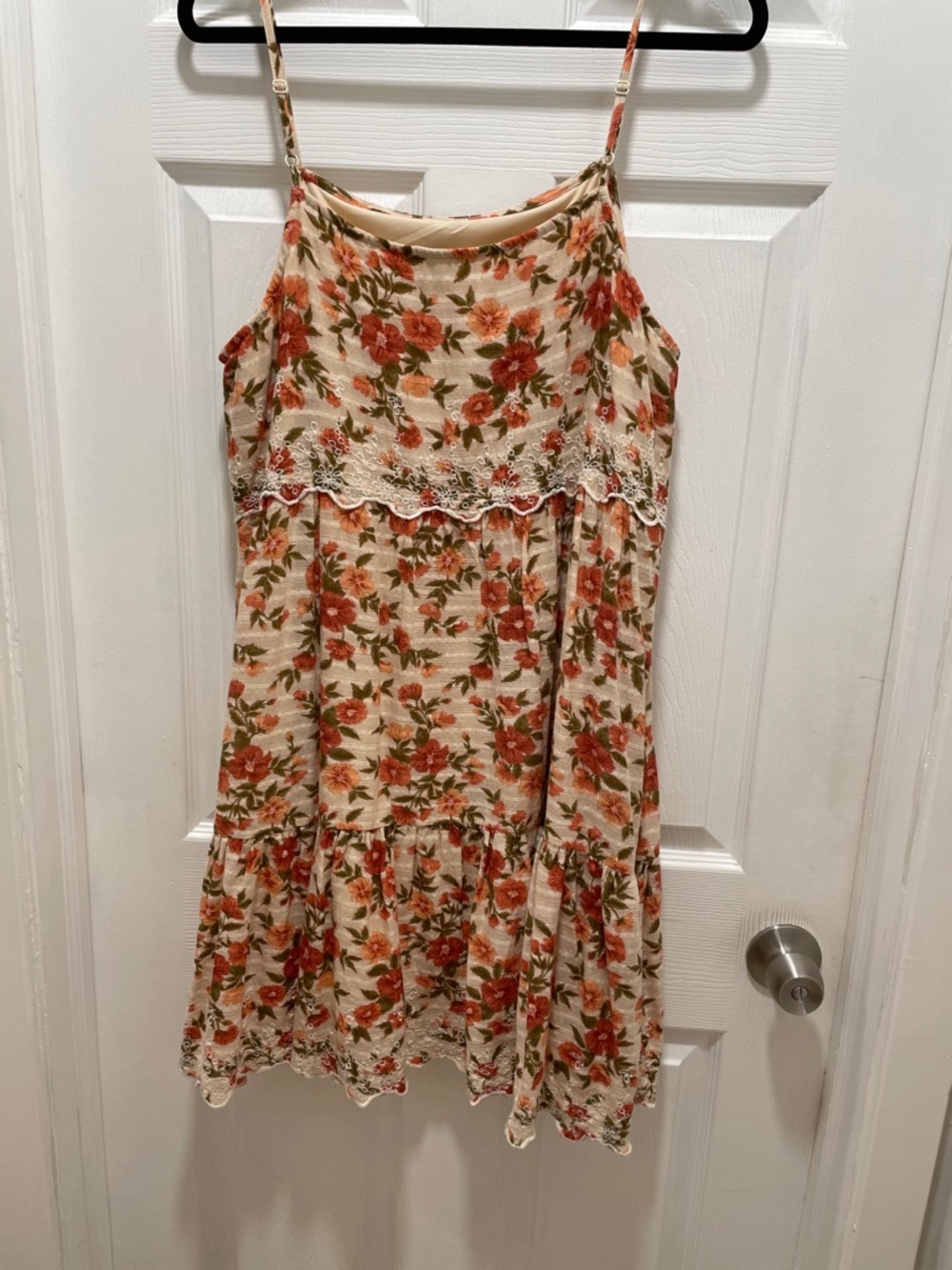 American Eagle Floral Lace Trim Spaghetti Strap Dress - Cream & Rust Floral NWT - Picture 2 of 3